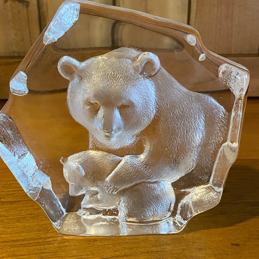 Mats Jonasson Swedish Crystal Bear Relief – Signed Limited Edition #2873/4000